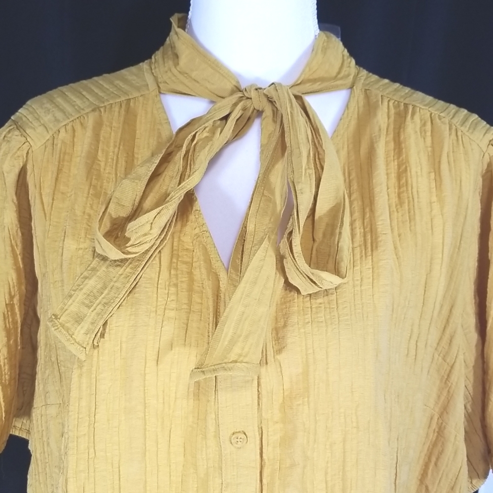Lane Bryant  Yellow Texturized V neckline bow Top blouse Size 22
